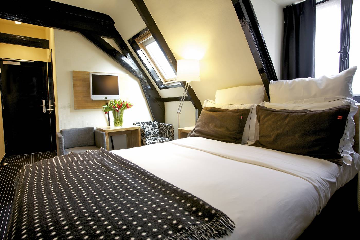 Catalonia-Vondel-Amsterdam-Room-26