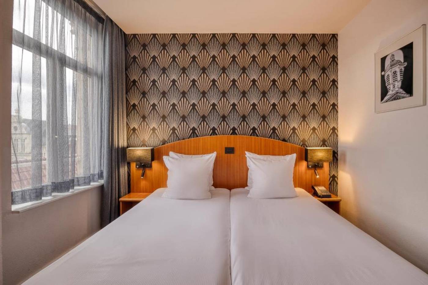 Aris-Grand-Place-Room-17