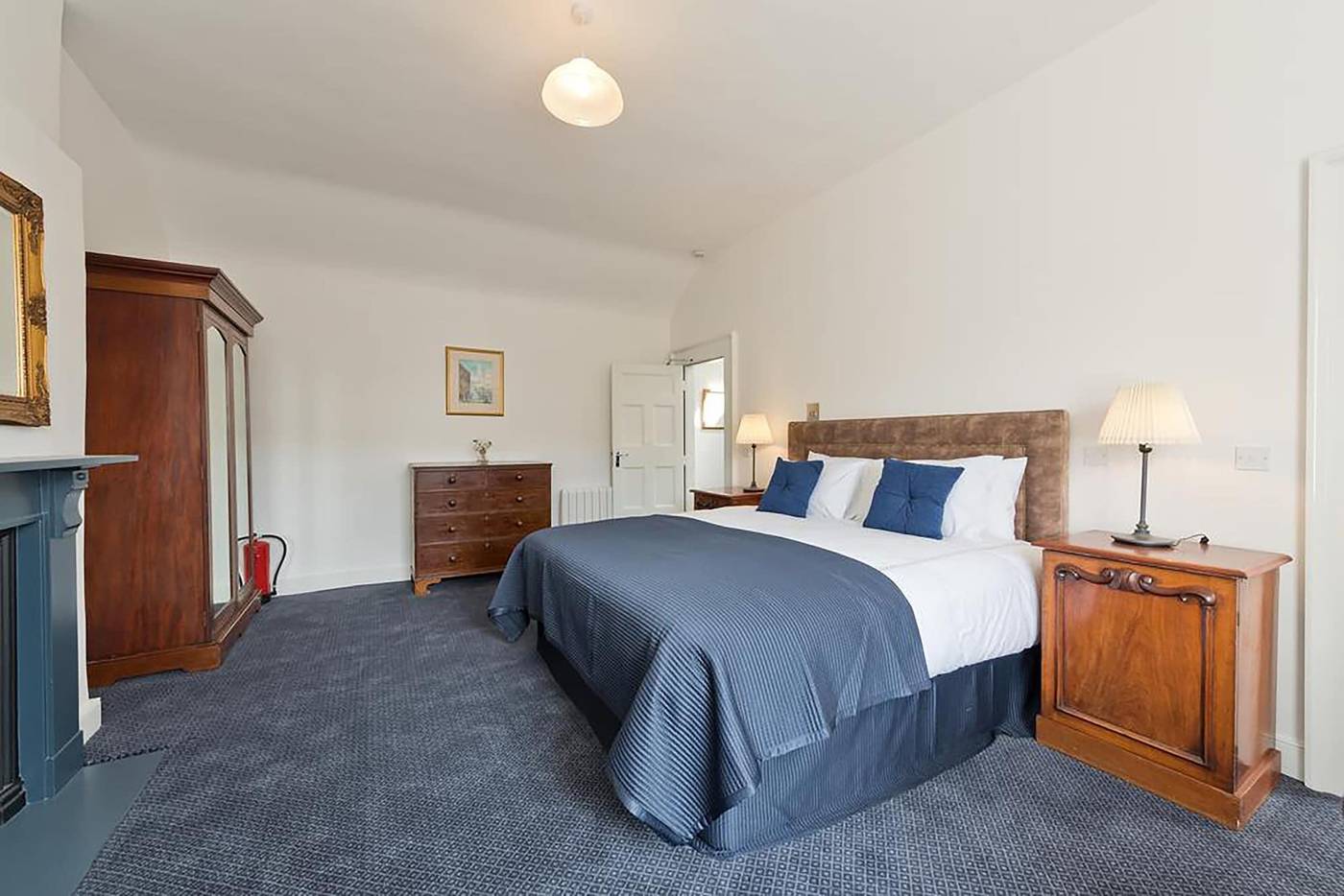 Henrietta-Suites-City-Centre-Room-24