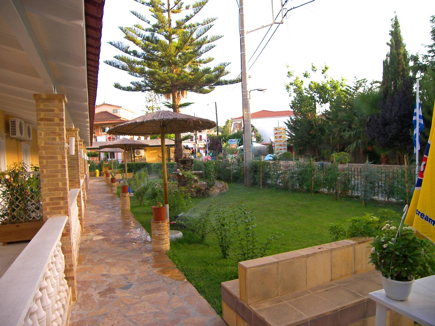 Tom-and-John-s-Apartments-Lobby-4