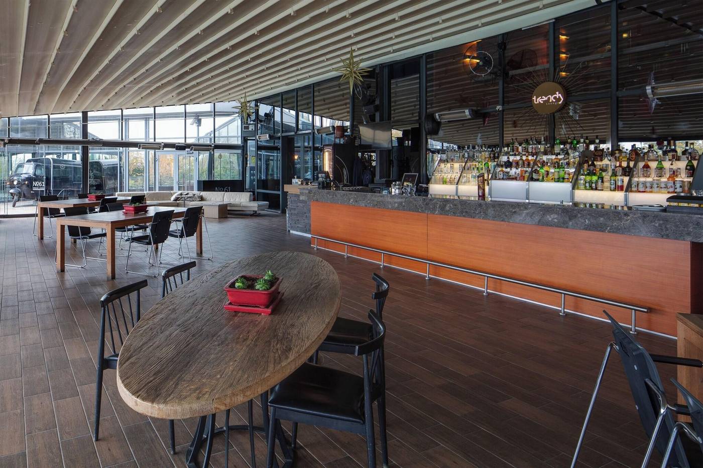 Sheraton-Hotel-Atakoy-Bar-12