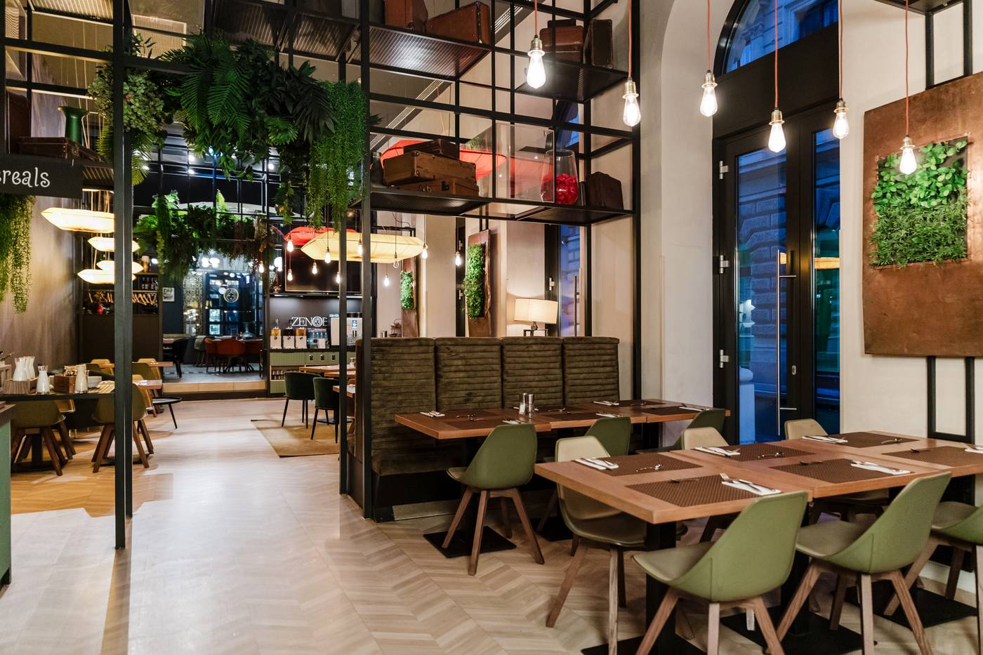 Hotel-Moments-Budapest-Restaurant-14