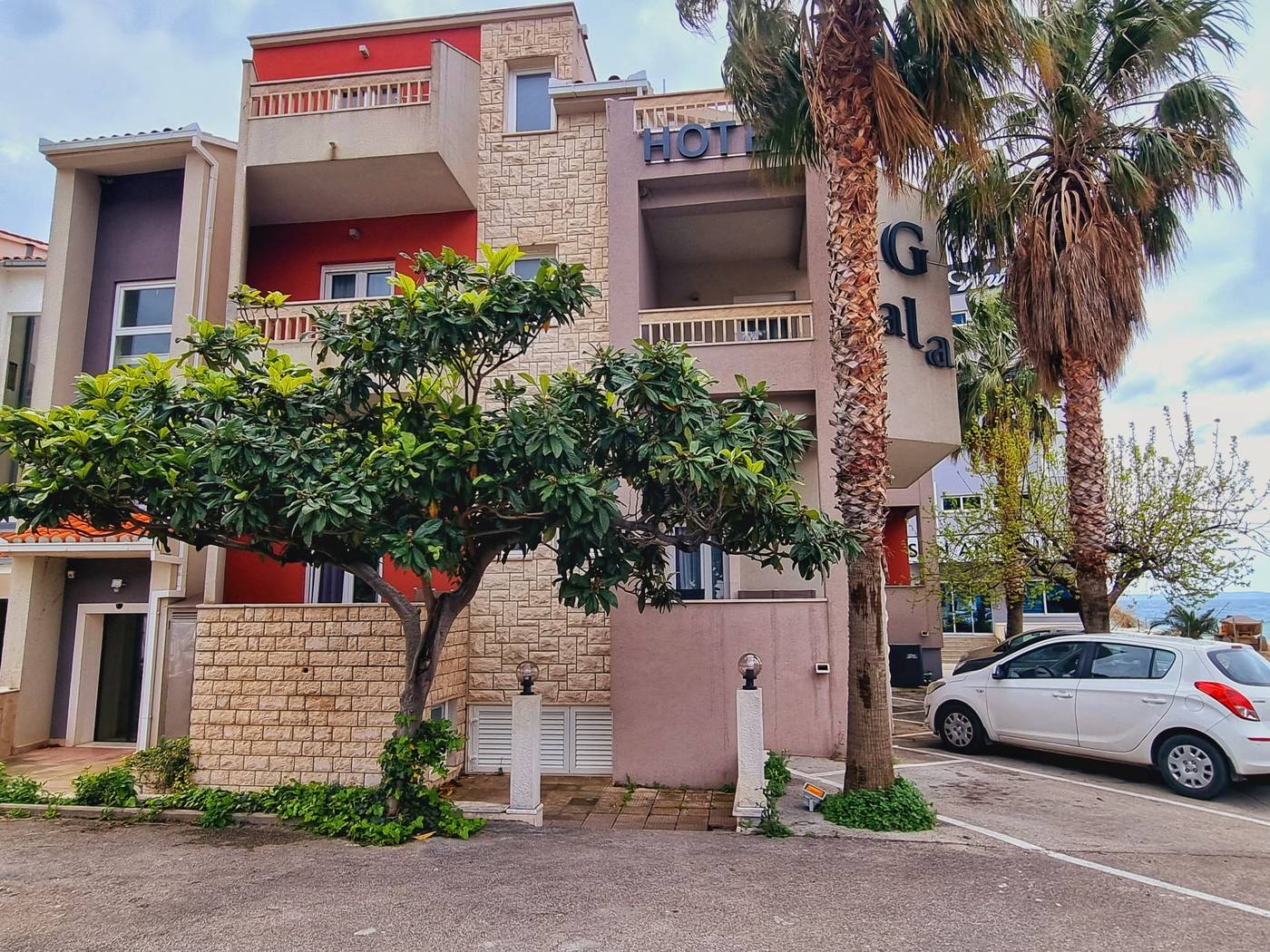 Gala Split-Croatia-PODSTRANA-General view-1