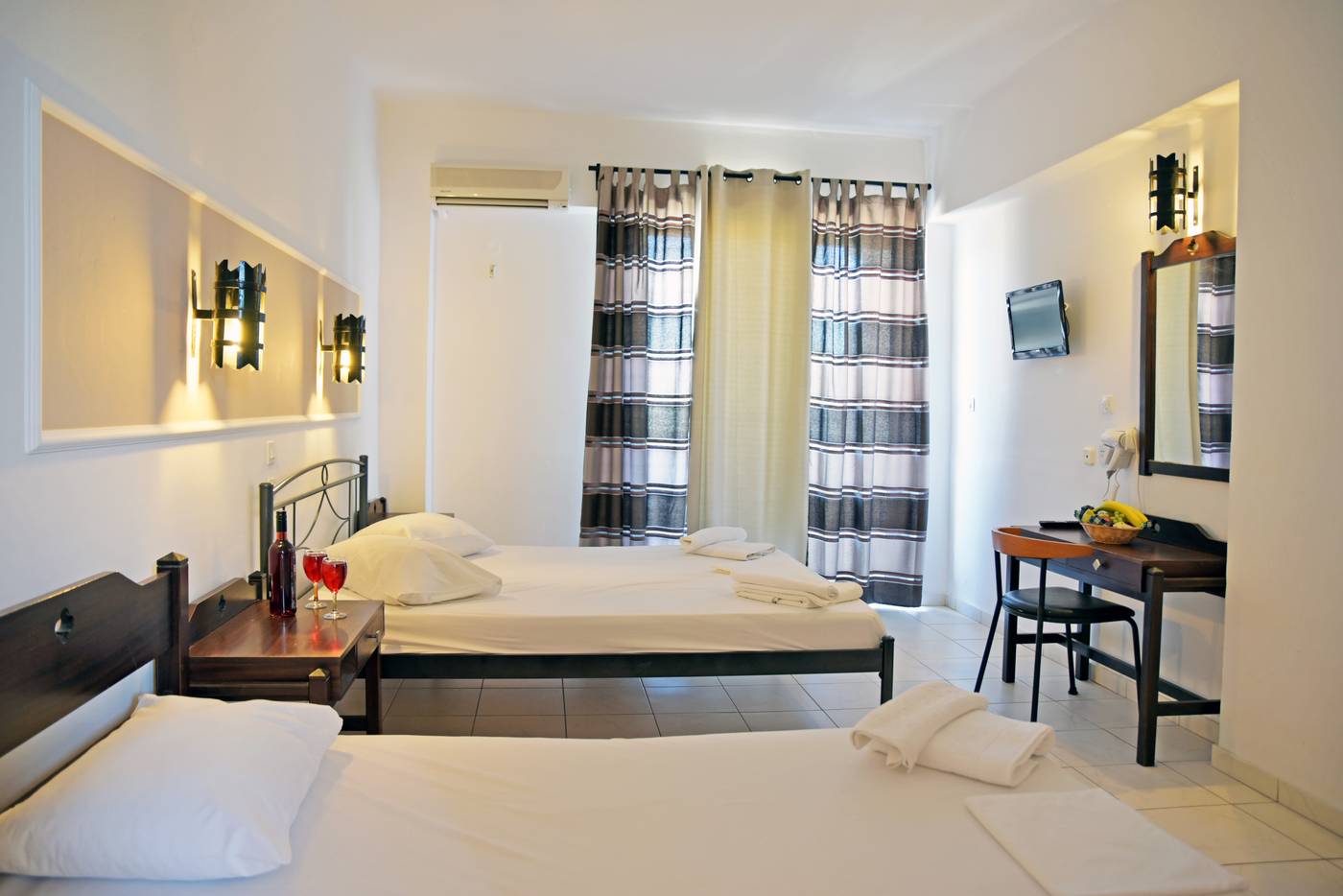 Hillside-Studios-Room-35