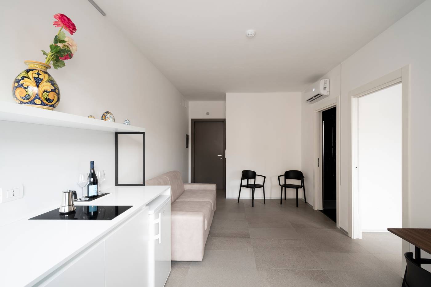 Alkamuri-Posh-Hotel---Spa-Room-47