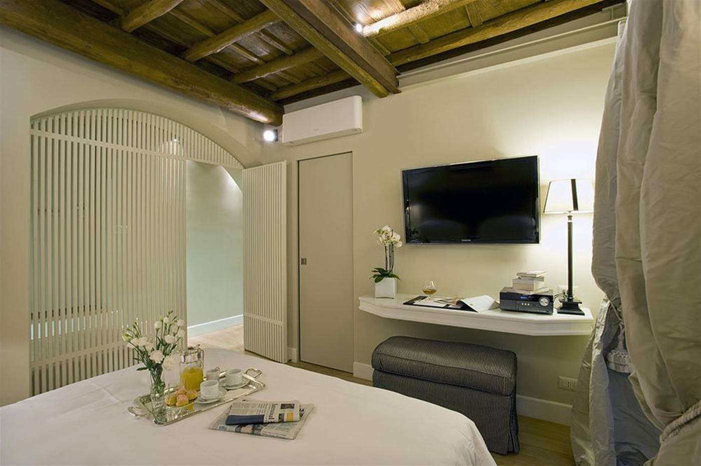 Crossing-Condotti-General-view-29