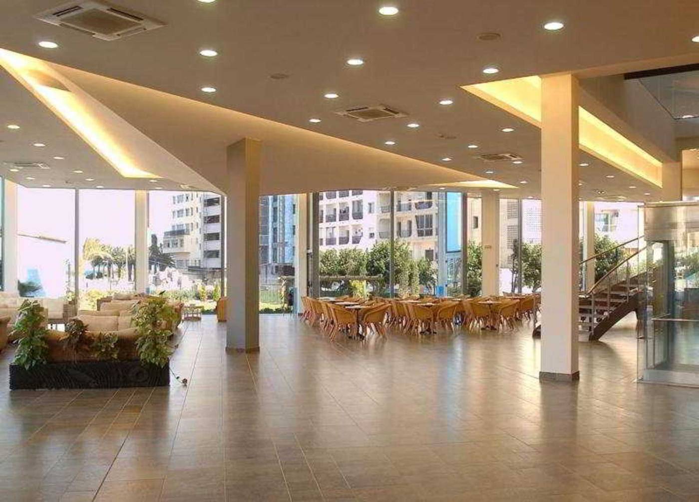 Xon-s-Platja-Lobby-16