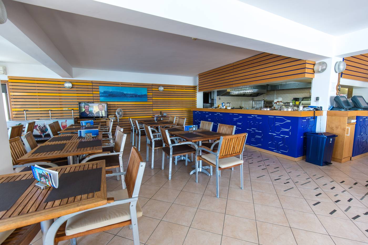 Splendid-Resort-Bar-39