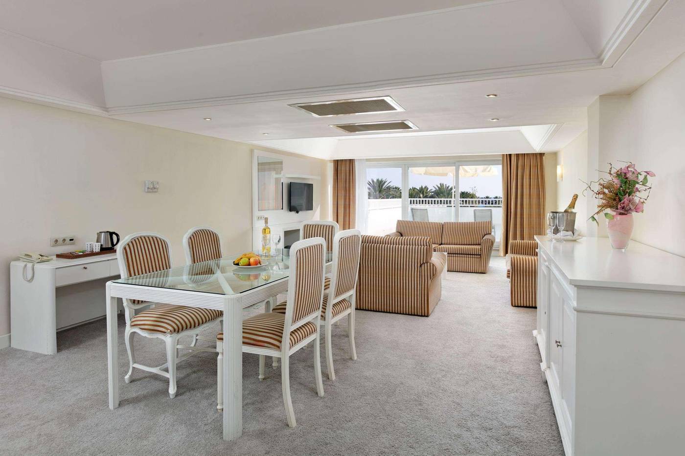 Seven-Seas-Hotel-Blue-Room-51