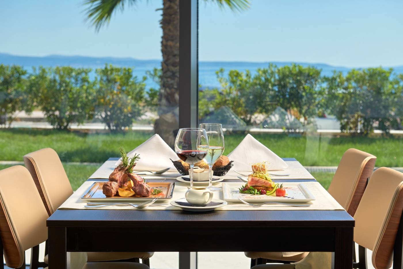 Amphora-Restaurant-10