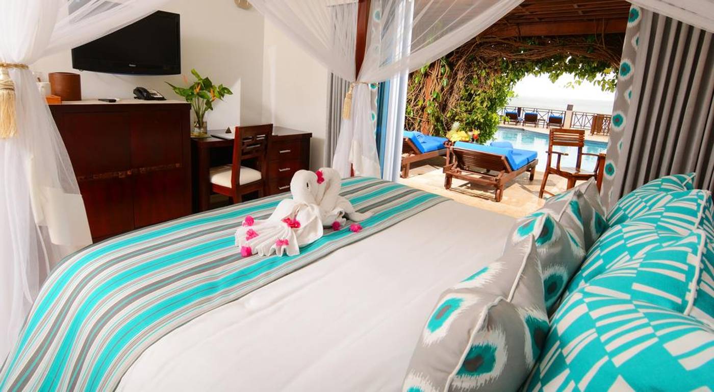 Calabash Cove Resort & Spa Hotel