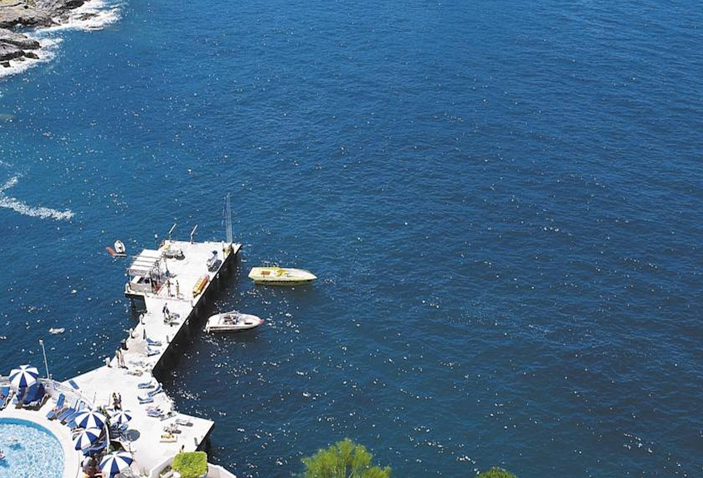 Korumar-Hotel-De-Luxe-Beach-9