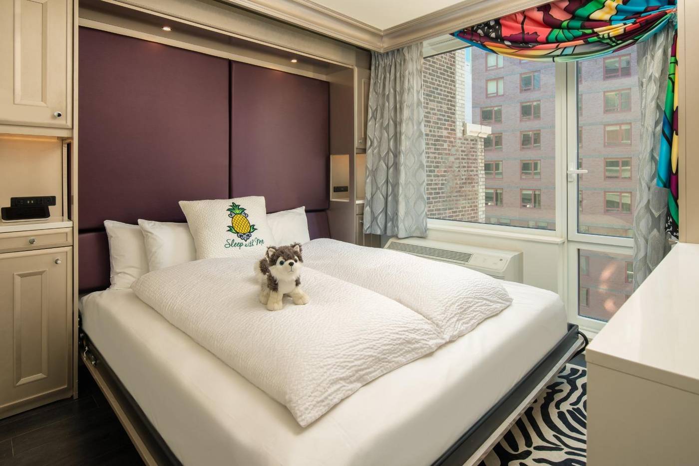 Staypineapple--An-Artful-Hotel--Midtown-New-York-Room-10
