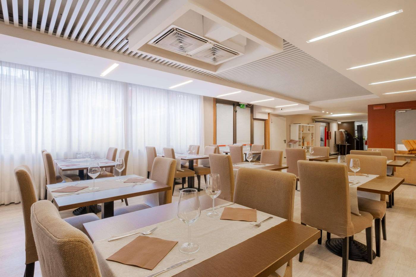 Hotel-Delfino-Restaurant-46