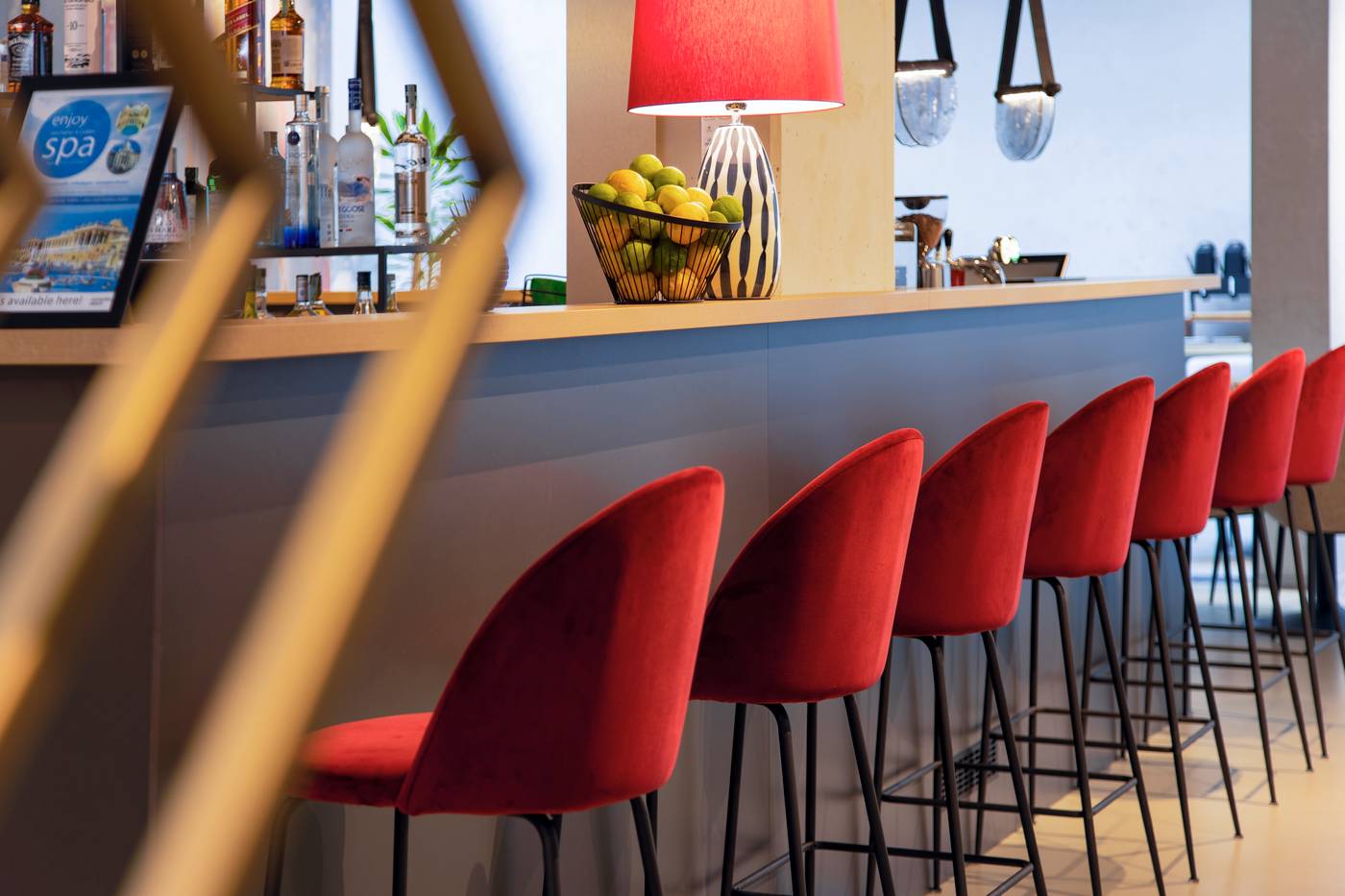 The-Amberlyn-Suite-Hotel-Bar-17