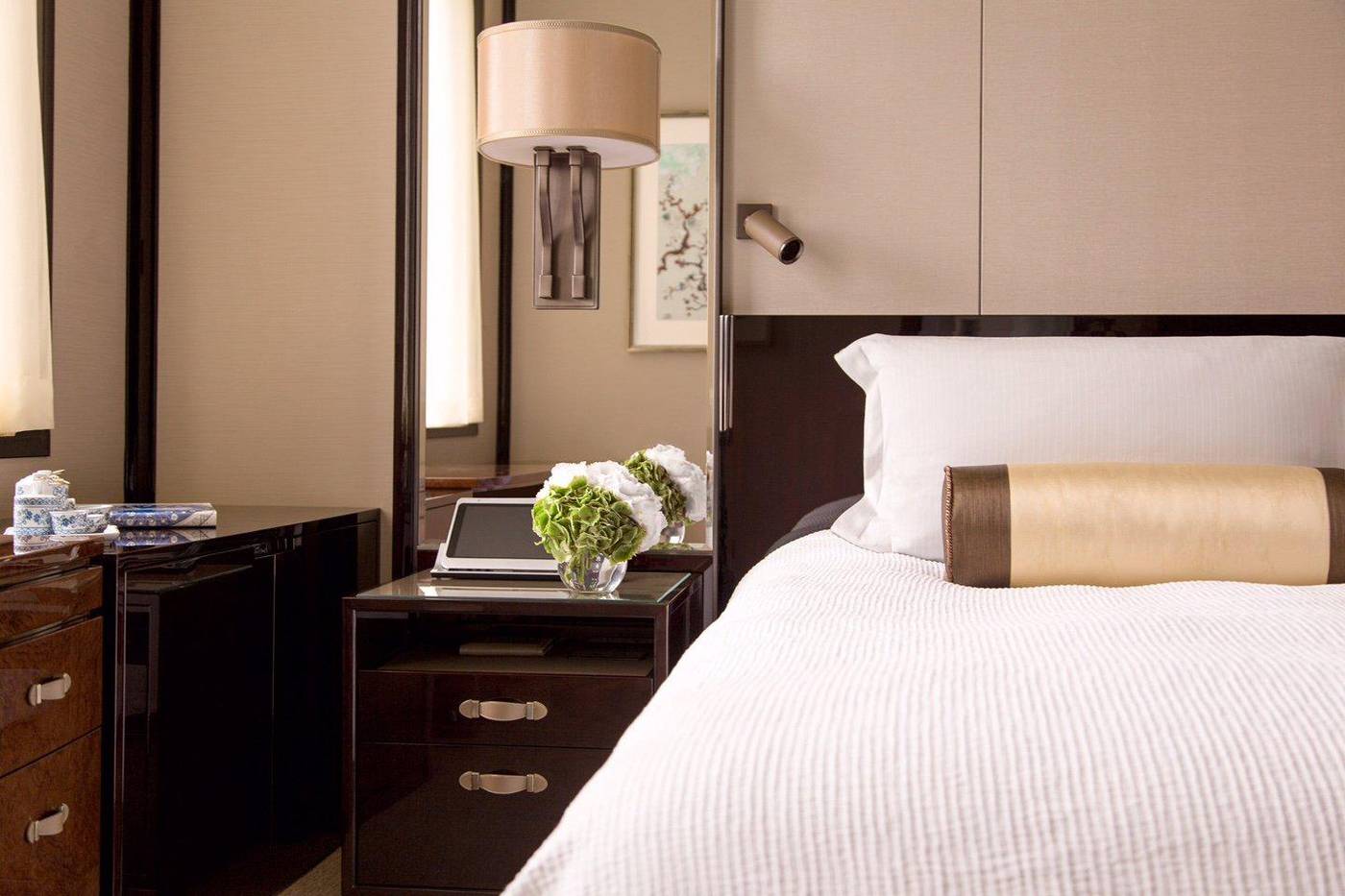 The-Peninsula-Hong-Kong-Room-25