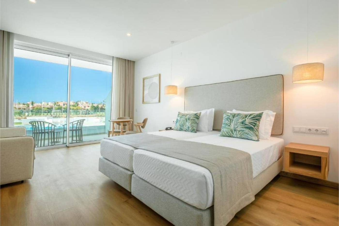 ----ncora-Park-Room-26