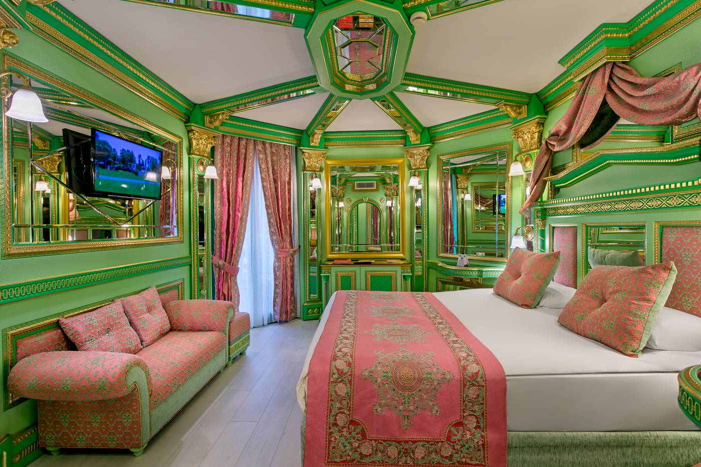 Club-Hotel-Sera-Room-36