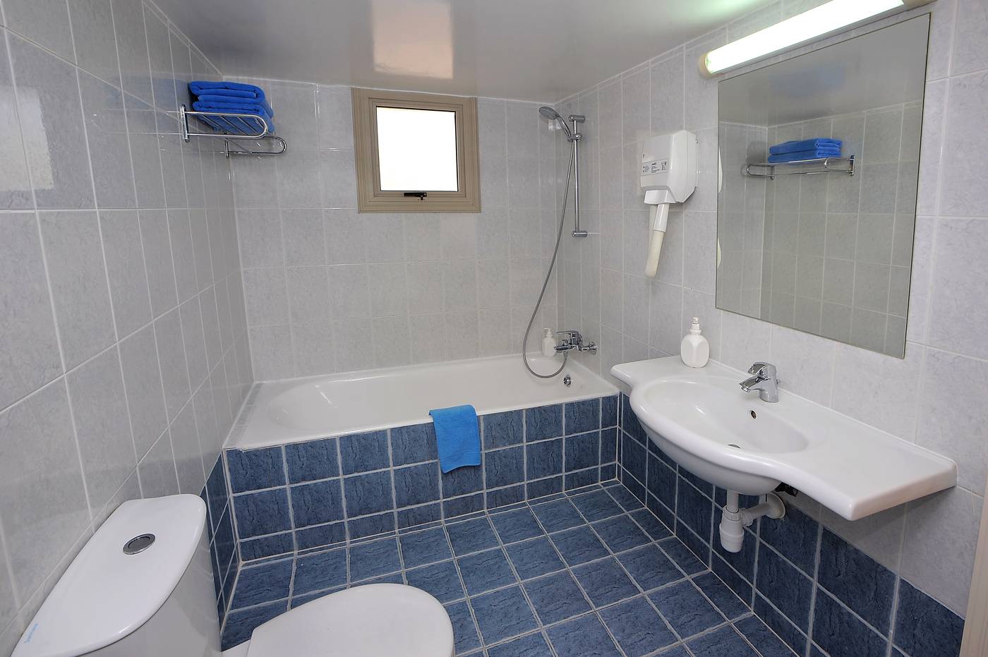 Nissiana-Hotel-and-Bungalows-Room-29