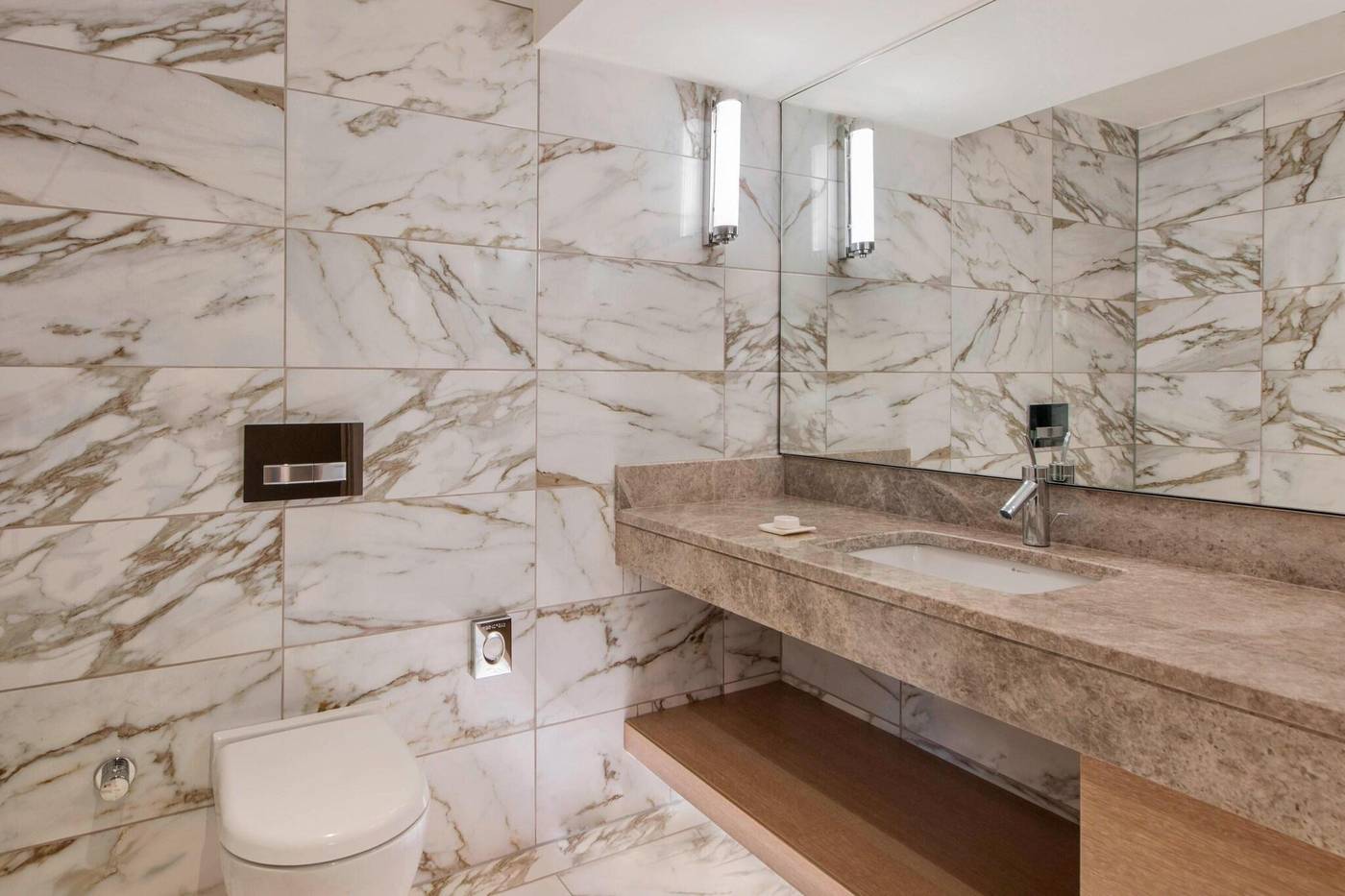 Renaissance-Polat-Istanbul-Room-46