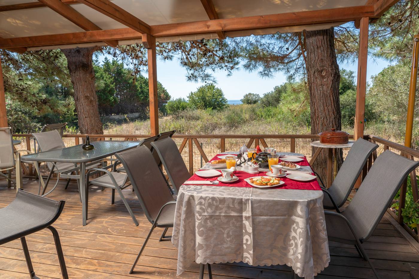 Monambeles-Villas-Restaurant-73