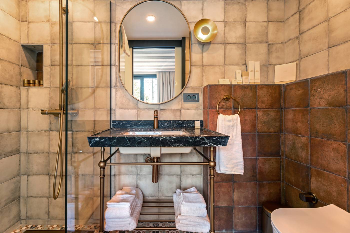 Khai-Hotel-Karakoy-Room-26