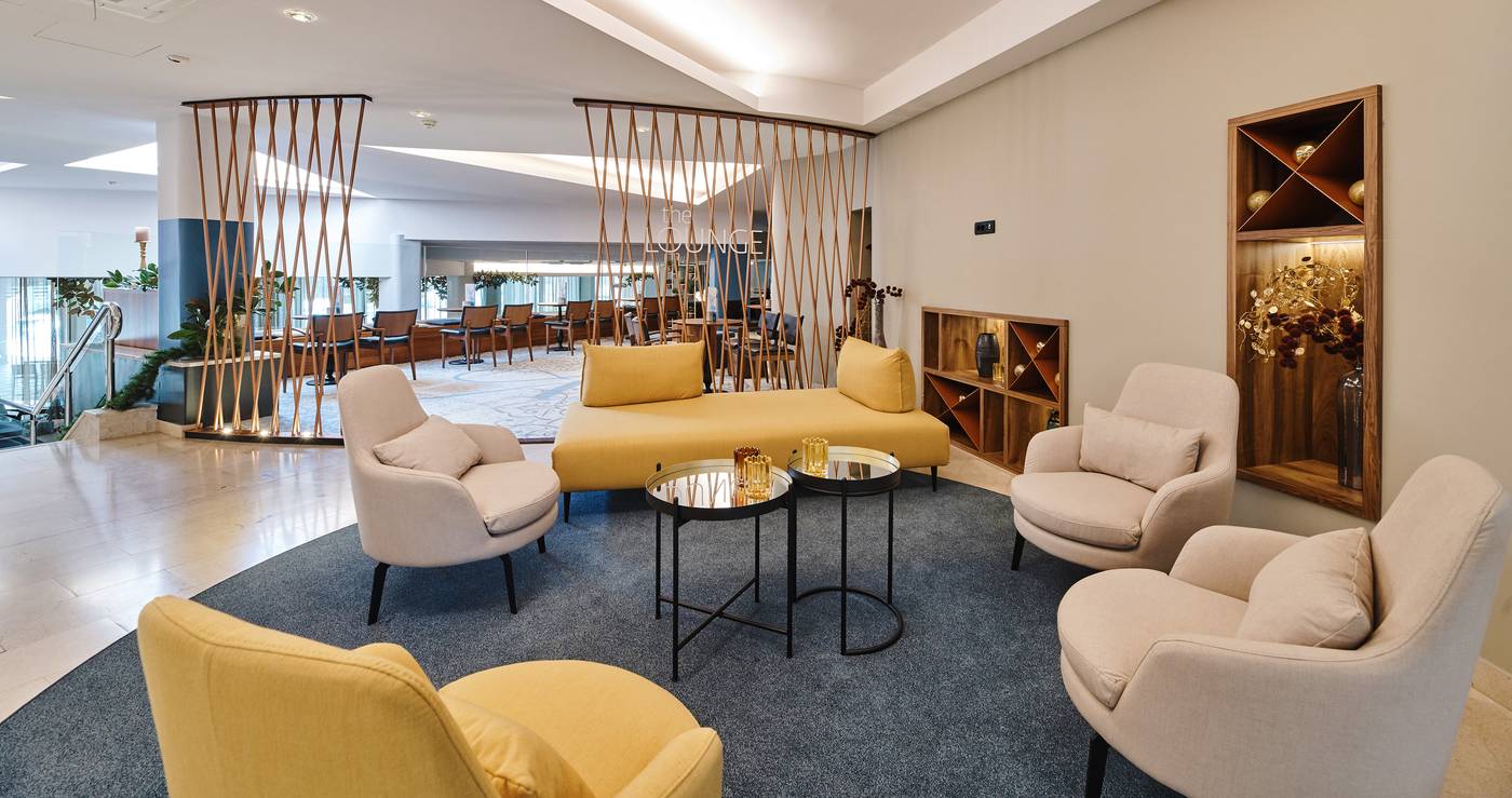 Aminess-Maestral-hotel-Lobby-53