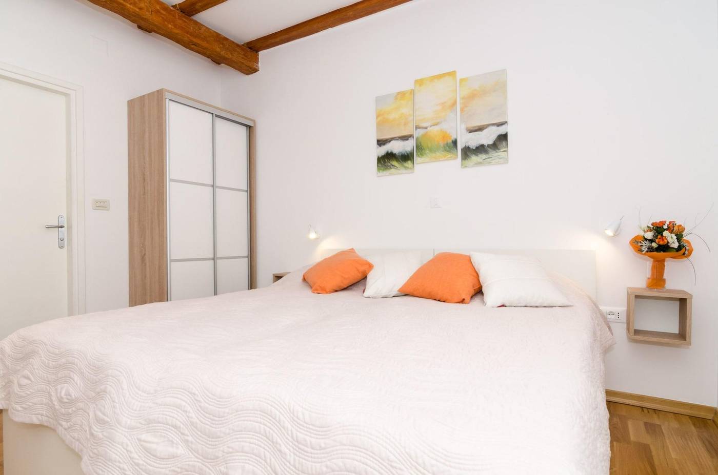 Apartments-Raic-Room-15