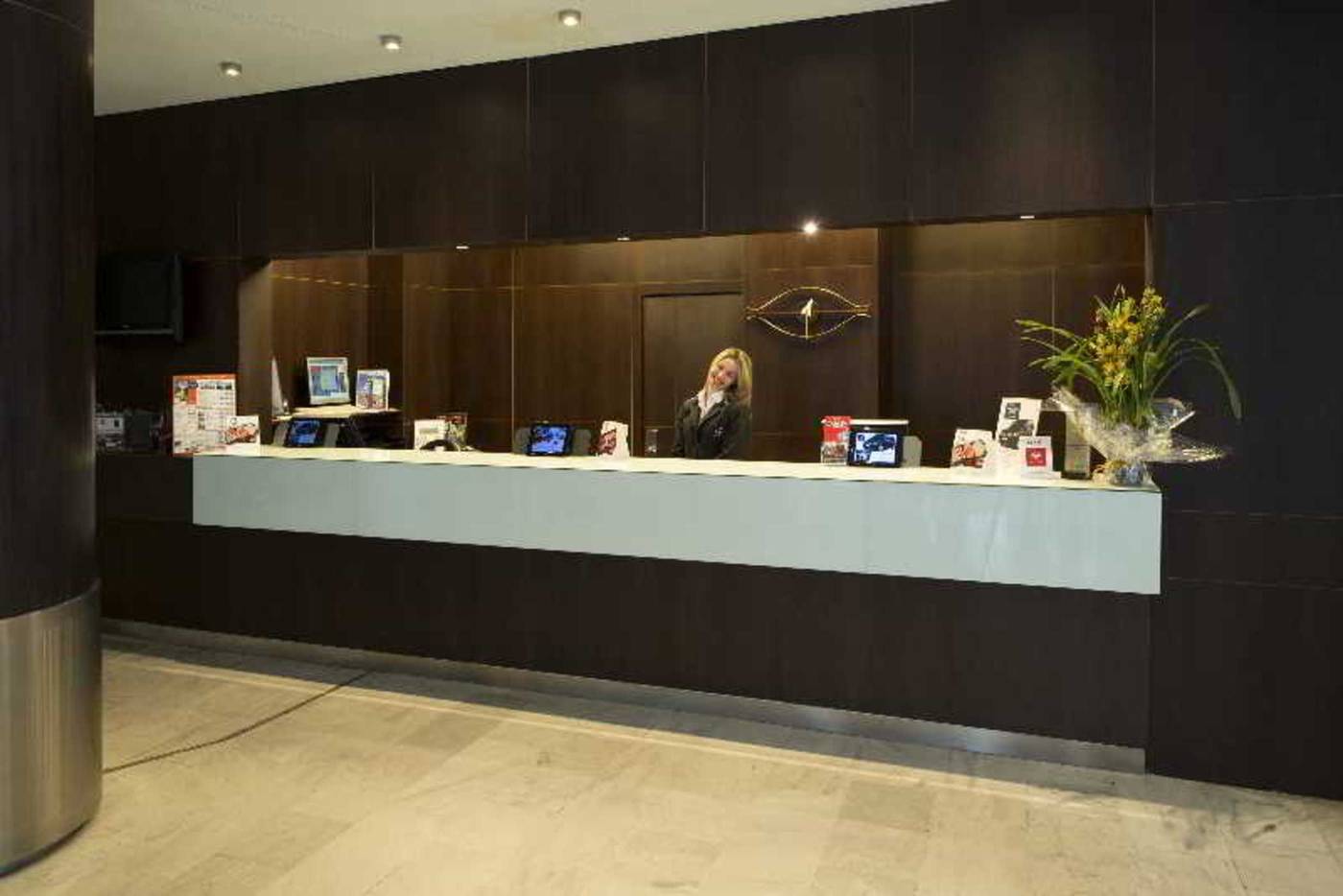 Paseo-del-Arte-Lobby-30