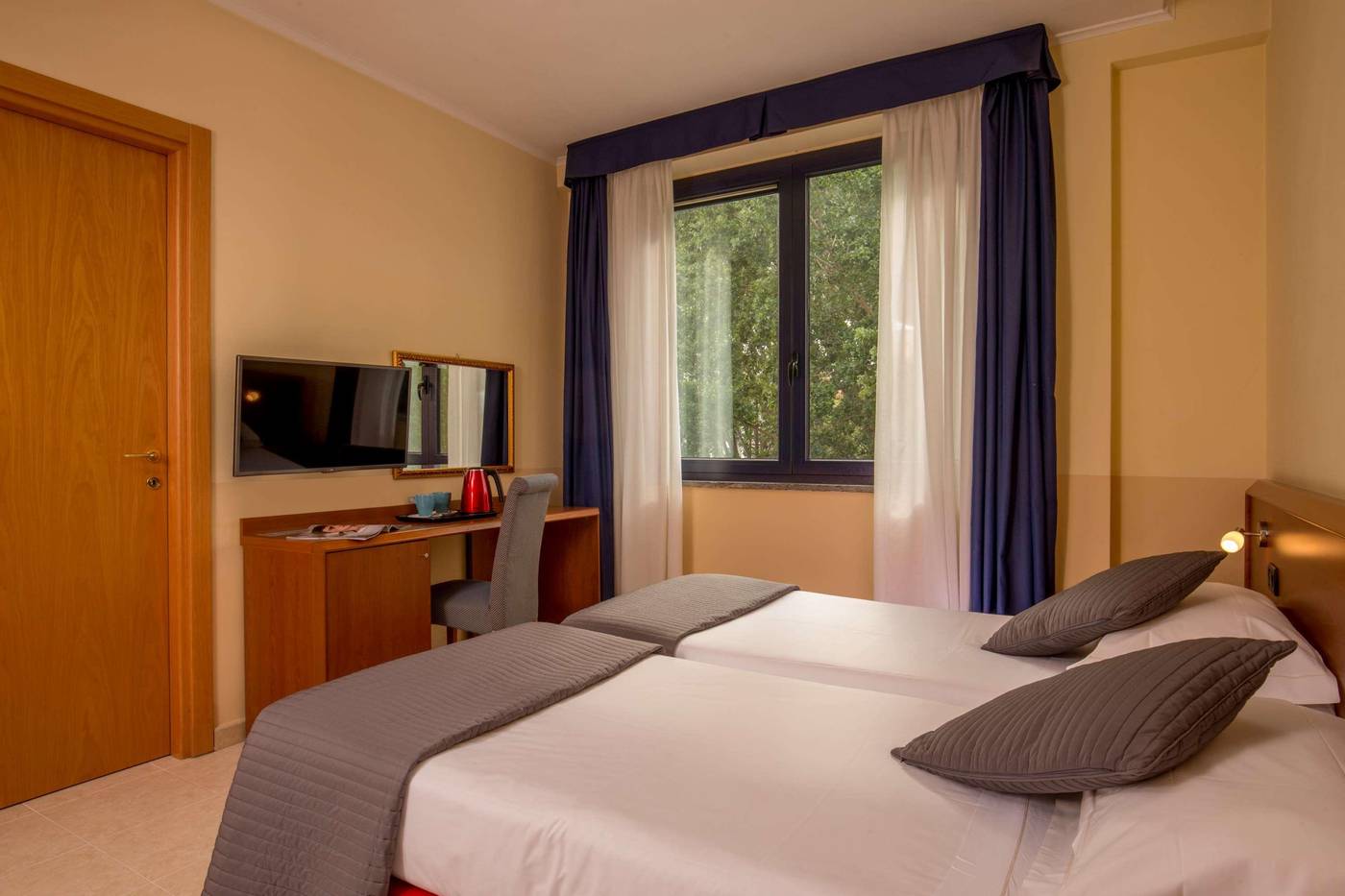 Best-Western-Blu-Hotel-Roma-Room-21