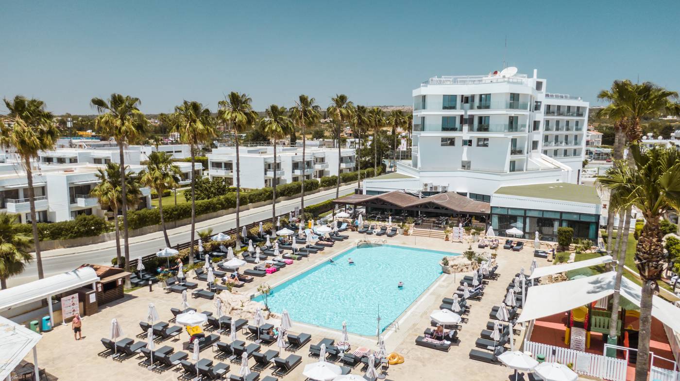 Pavlo-Napa-Hotel-Pool-2