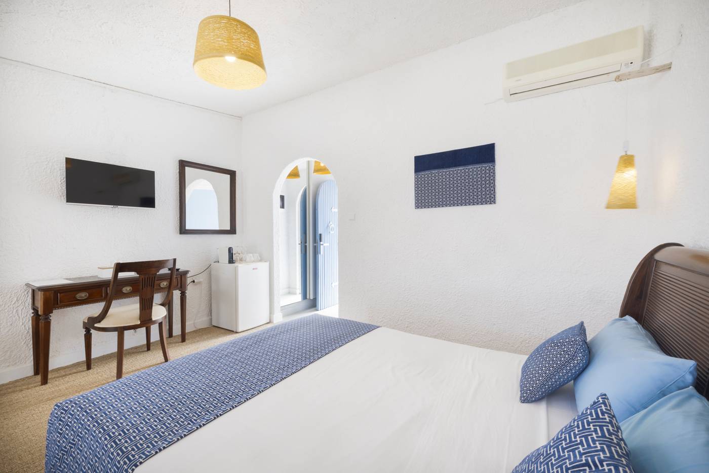 Lassion-Golden-Bay-Room-17