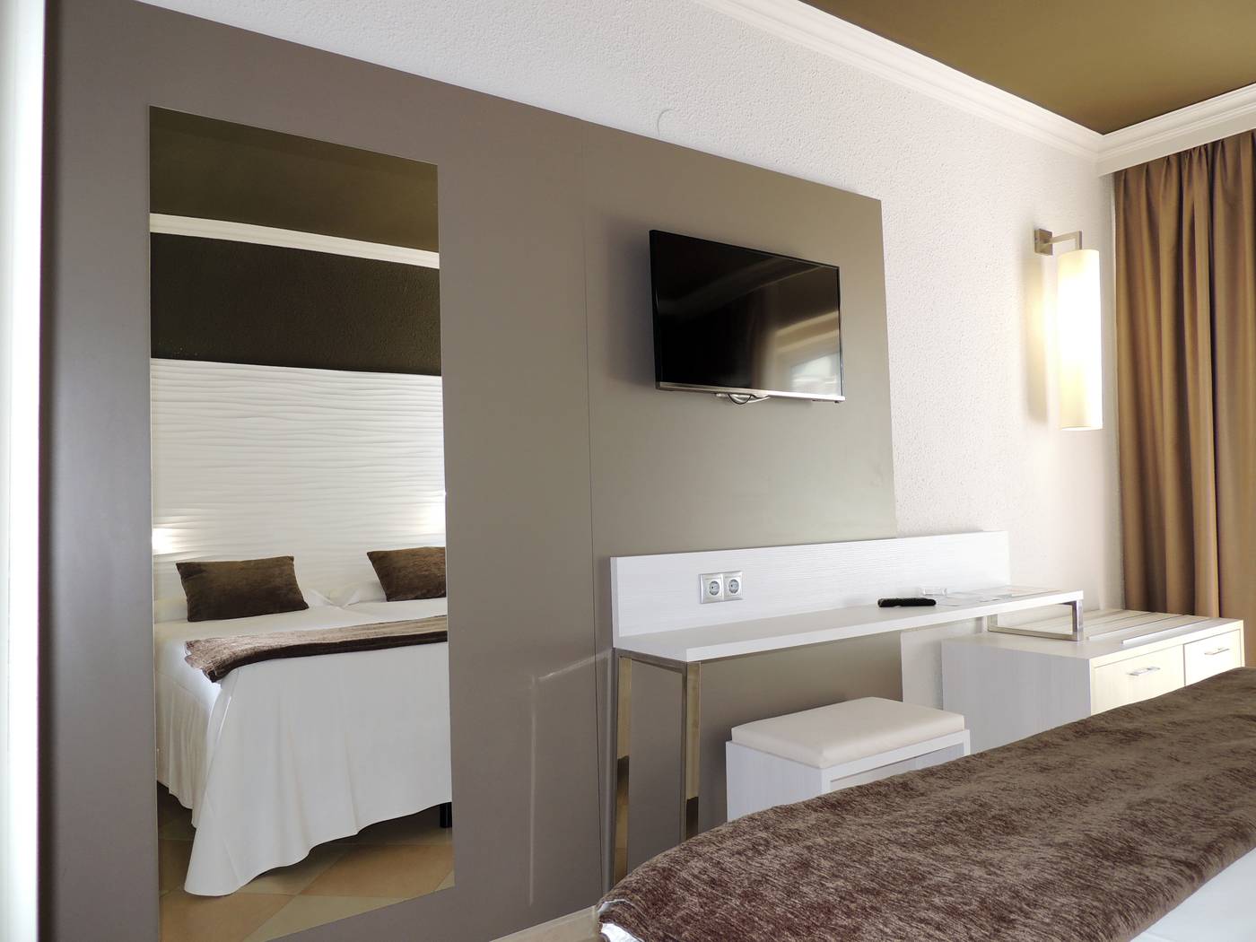 Augustus-Hotel-Room-18