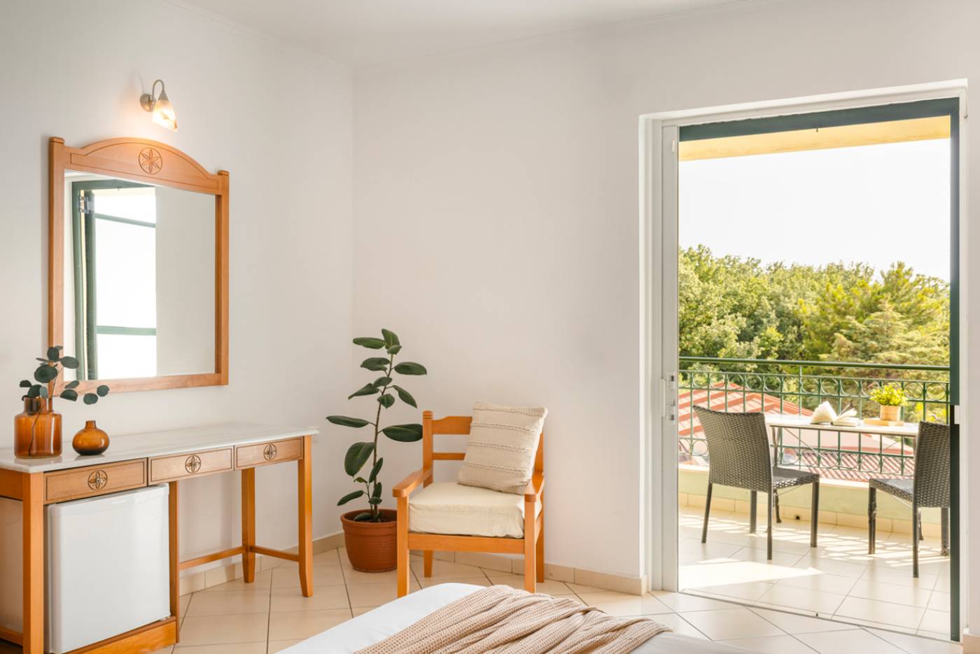 Century-Resort-Apartments-Room-39