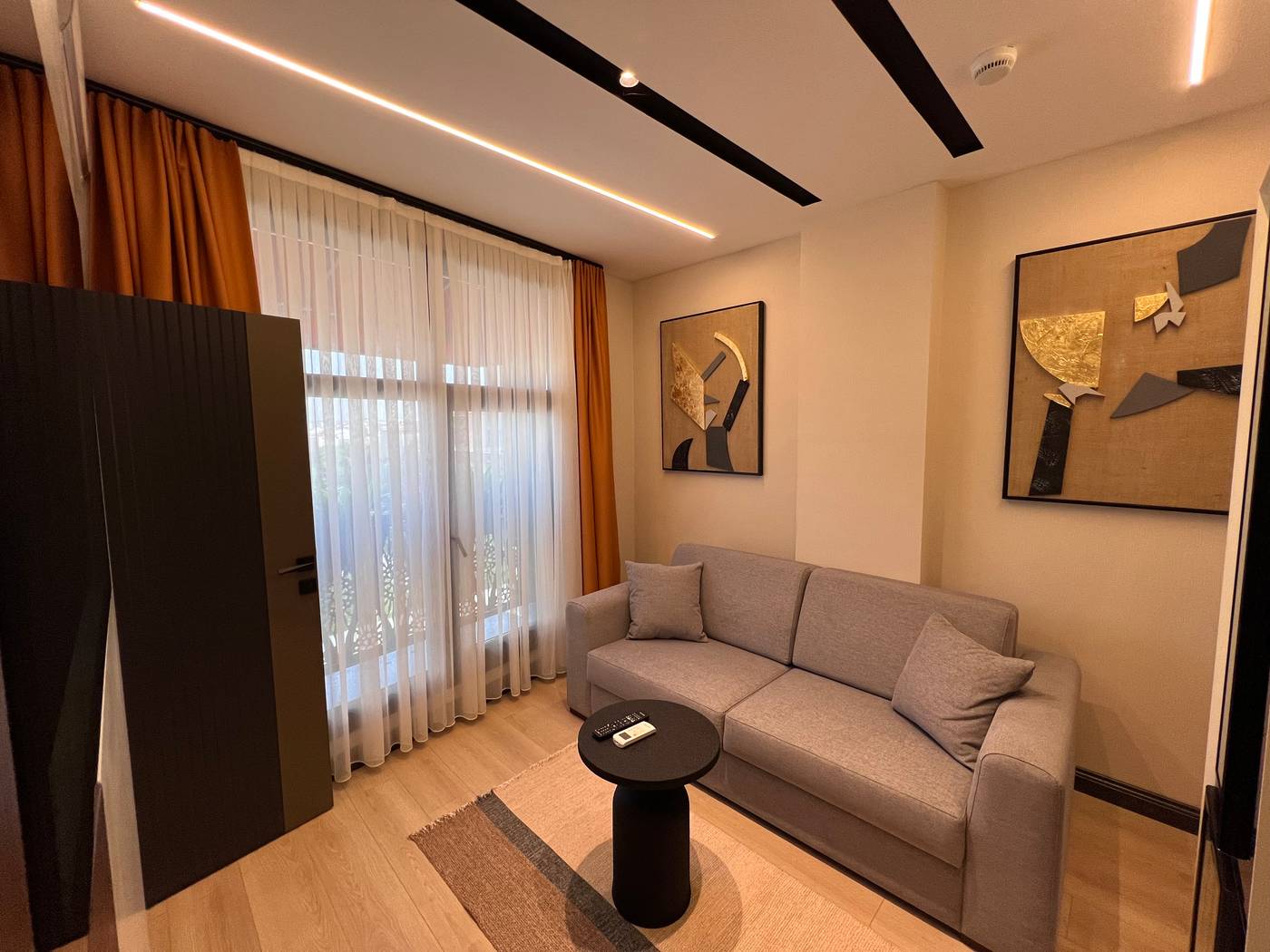 Elysian-Airport-Hotel-Room-36