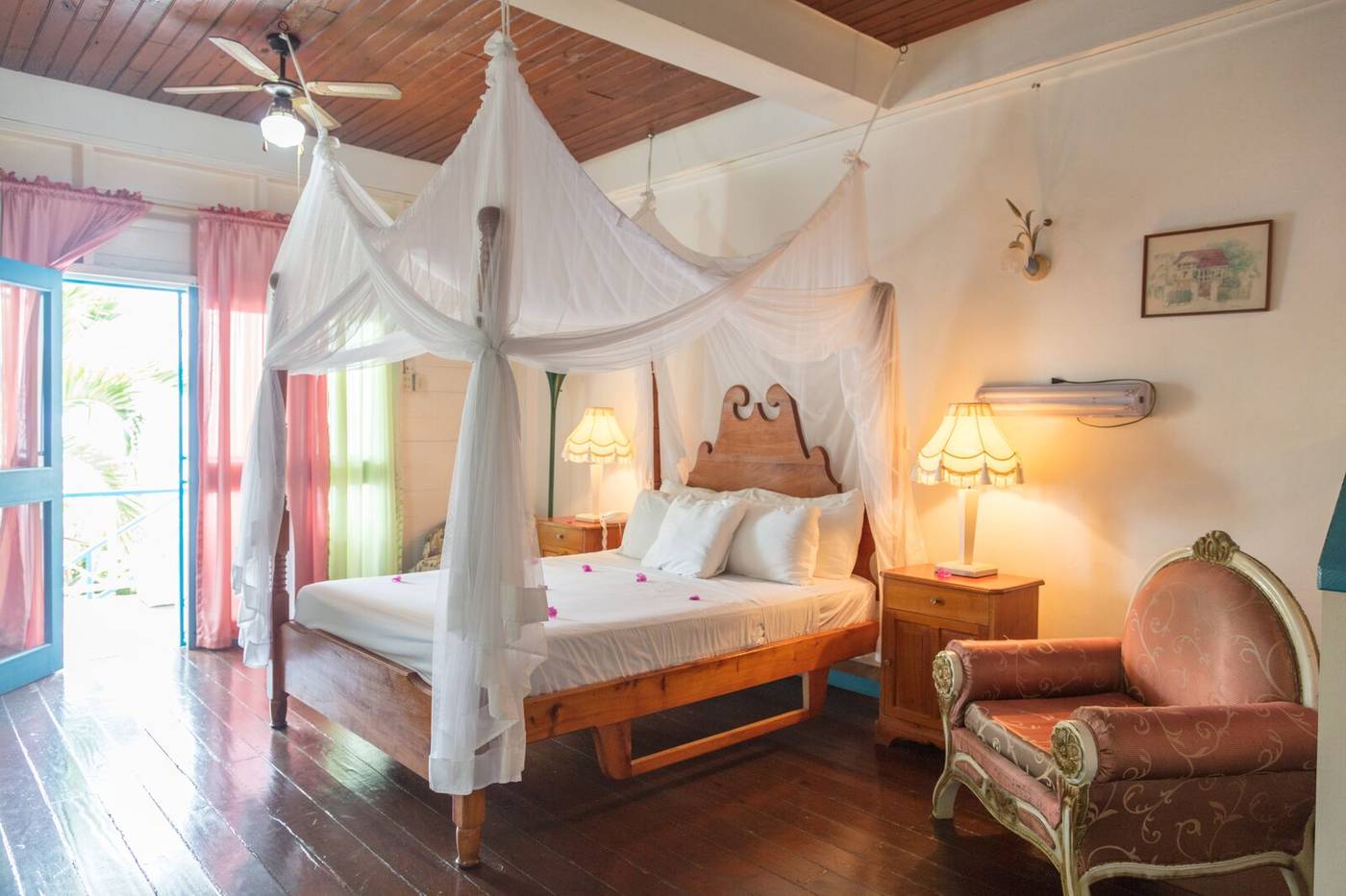 Half-Moon-Blue-Room-5