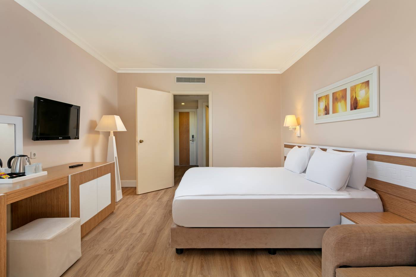 Alva-Donna-World-Palace-Hotel-Room-29