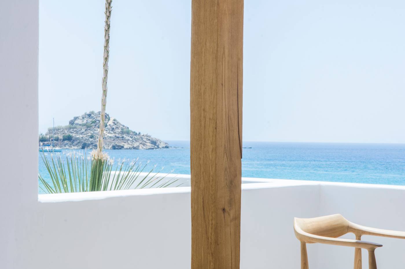 Branco-Mykonos-Room-69