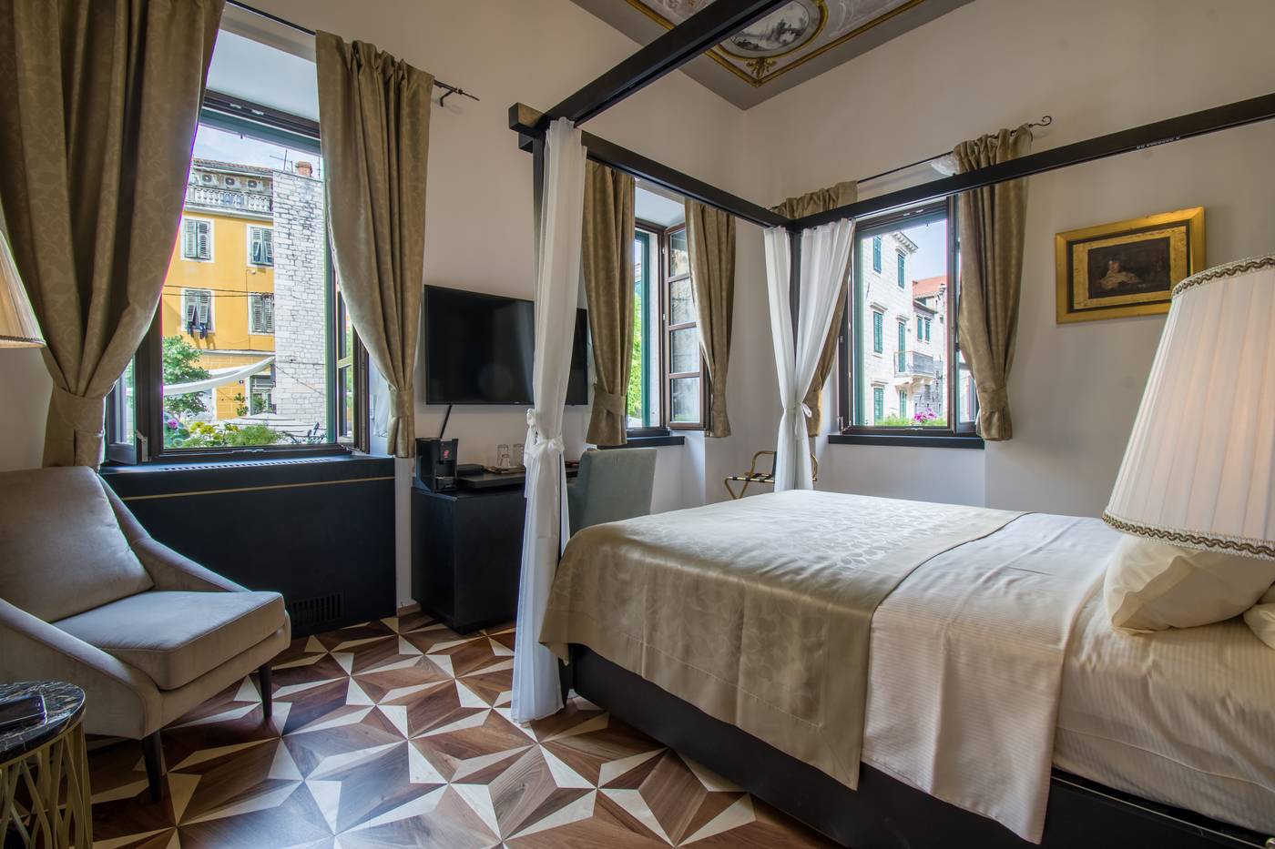 Heritage-Hotel-King-Kresimir-Room-6