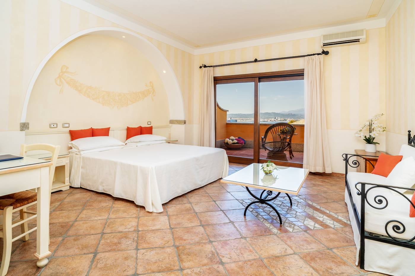 LH Pozzo Sacro-Italy-Olbia-Room-9