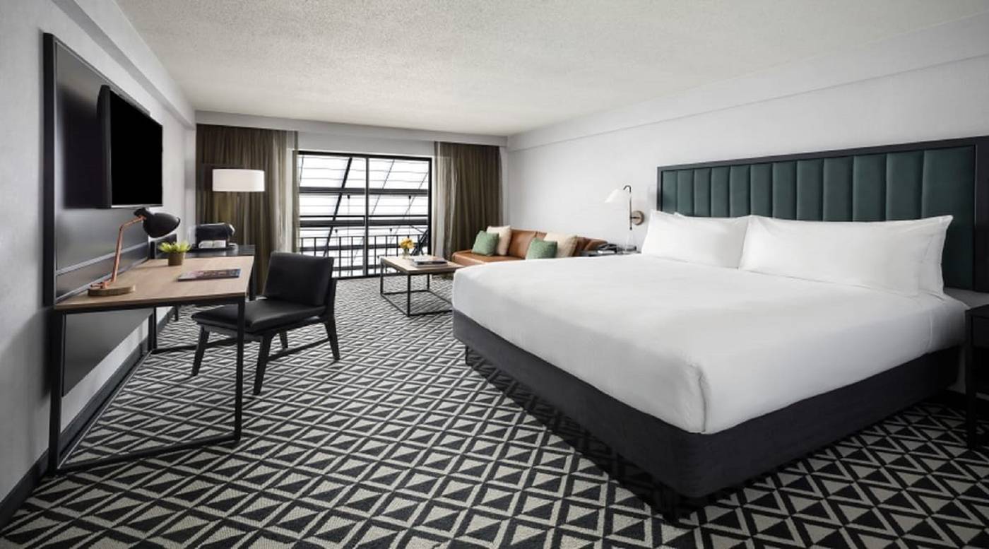 The-Arcadian-powered-by-Sonder-Room-17