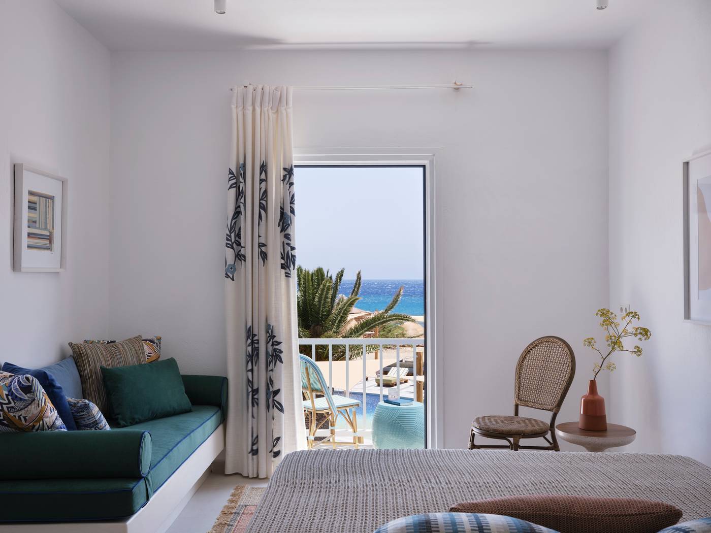 Myconian-Sunrise-Relais---Chateaux-Hotel-Room-9