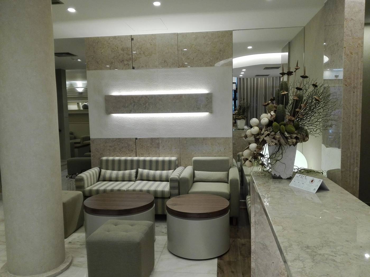 Do-Centro-Hotel-Lobby-15