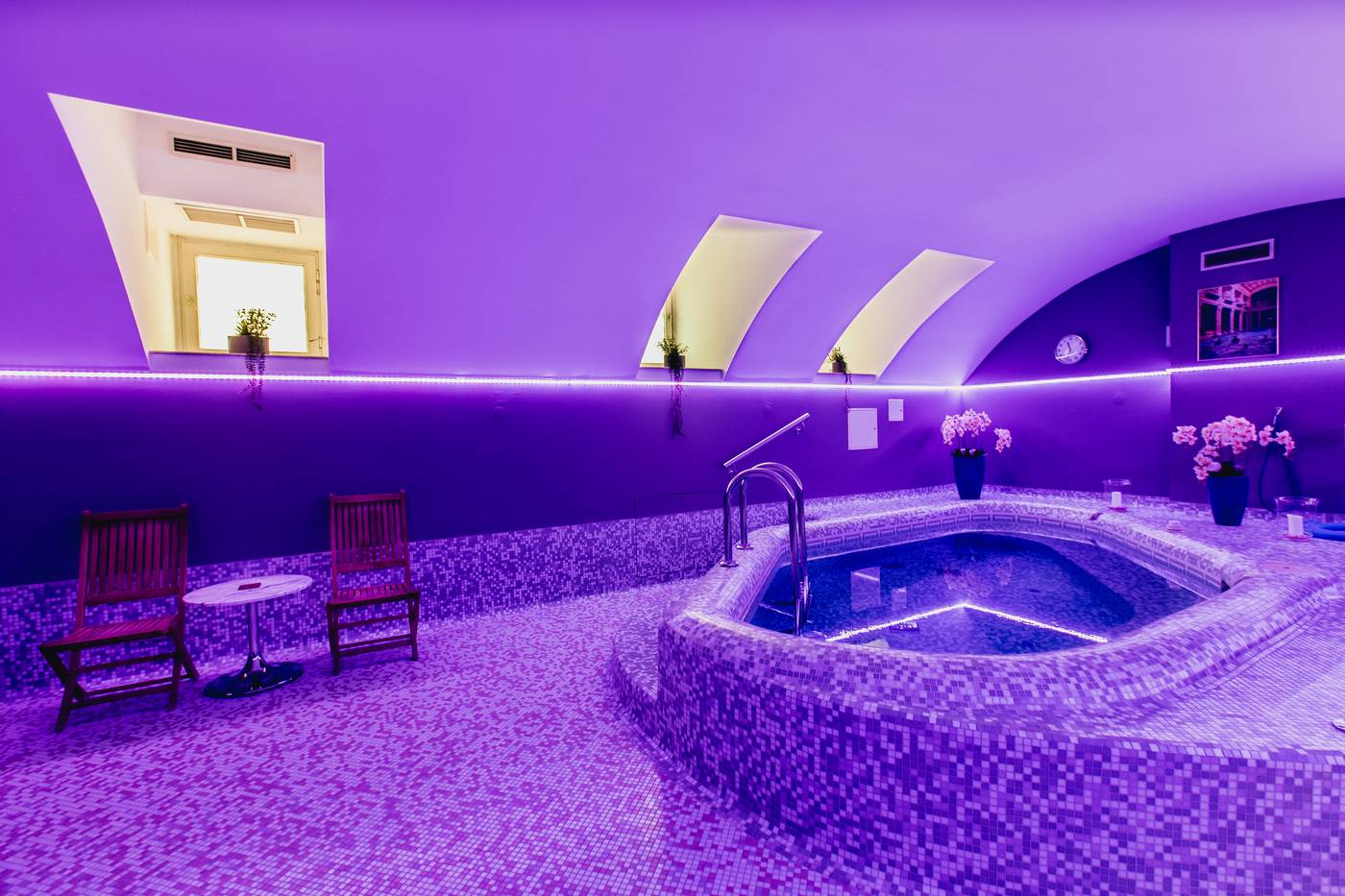 Hotel-Museum-Budapest-Sports-and-Entertainment-52