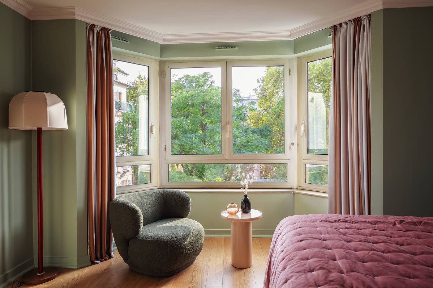 Royal-Garden-Champs-Elysees-Room-12