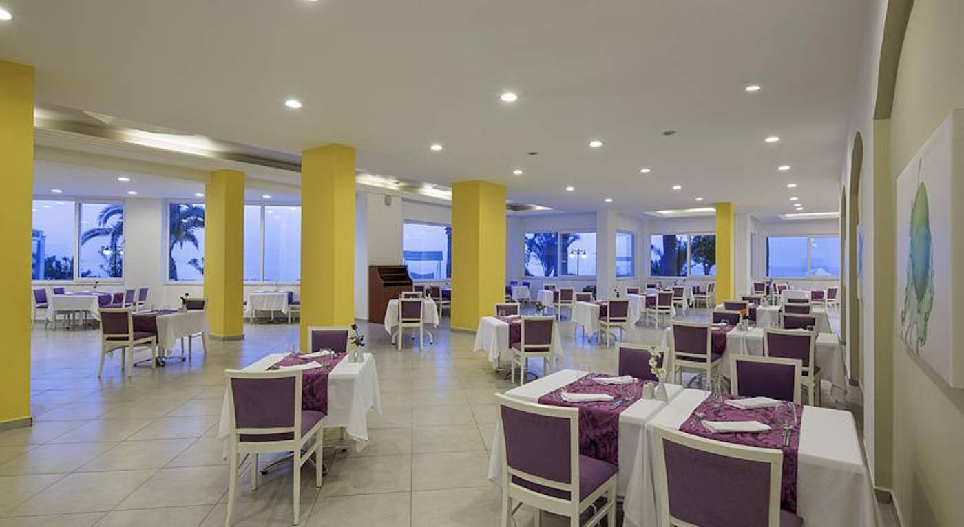 Le Bleu & Hotel Resort