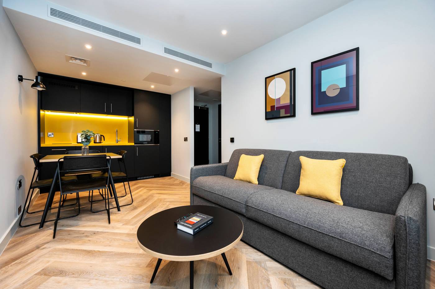 Staycity-Aparthotels-Tivoli-Room-6