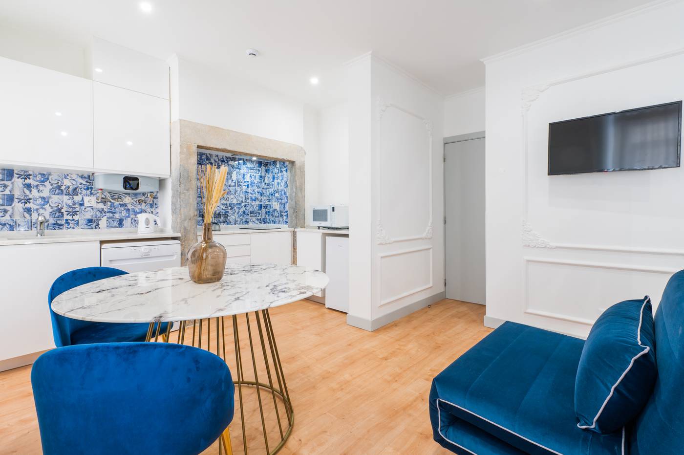 Via-Augusta-129-Room-26