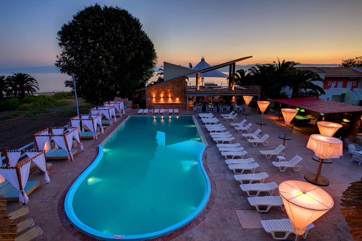 Island-Beach-Resort-Pool-2