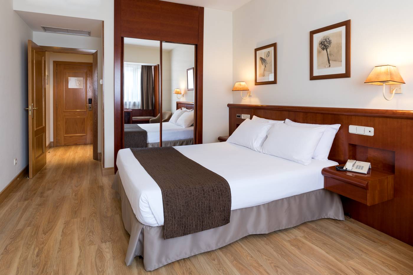 Rafaelhoteles-Ventas-Room-11